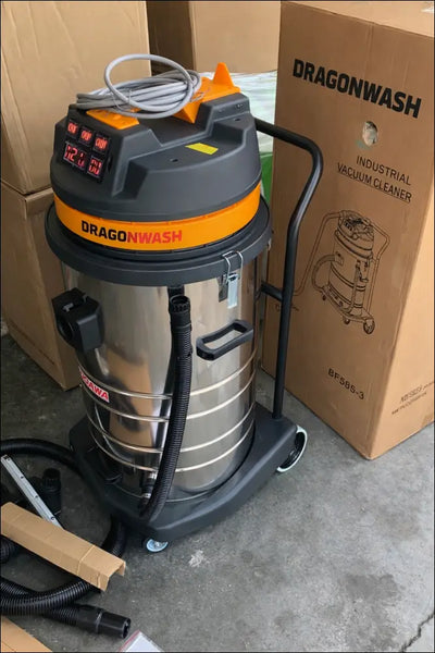 Aspirator industrial portocaliu si negru cu corp cilindric din inox si 3 motoare independente x 1200w pentru spalatorii auto